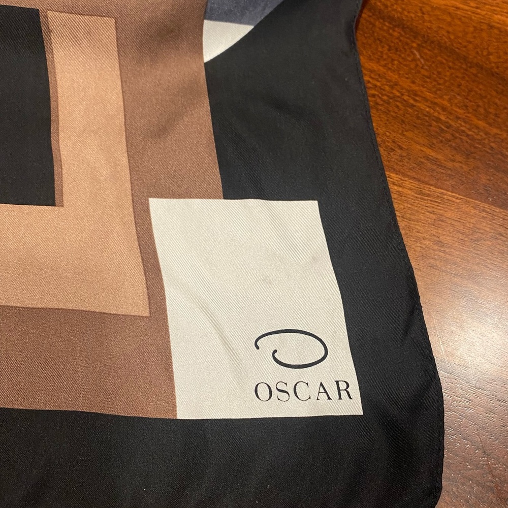 Oblong Scarf, Oscar de la Renta, Neutral Toned Geometric print